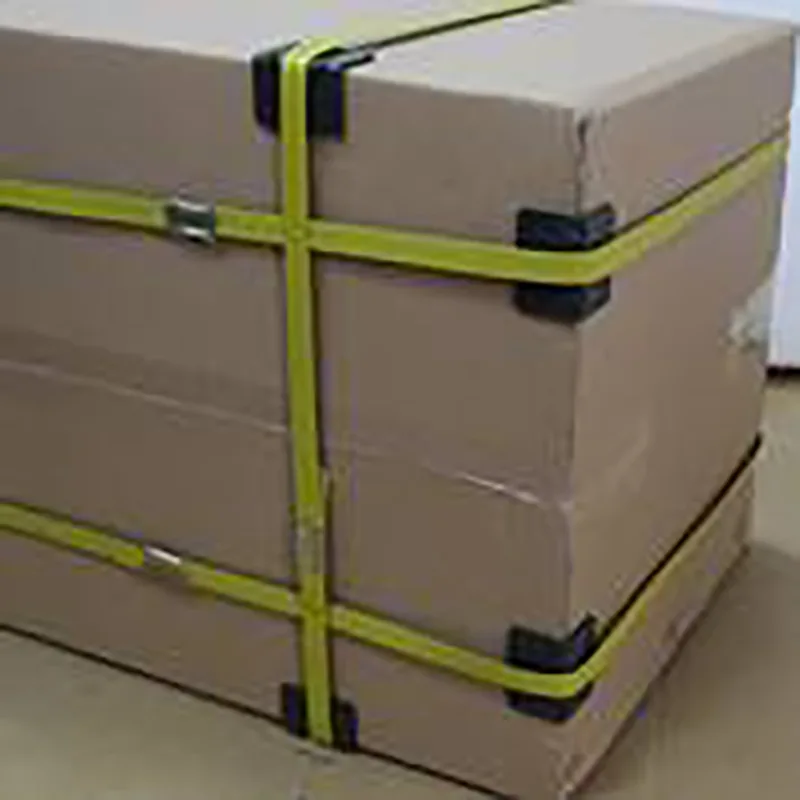 黒色のプラスチック製ストラップクリップ